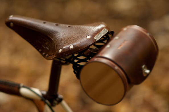 Selle de vélo en cuir