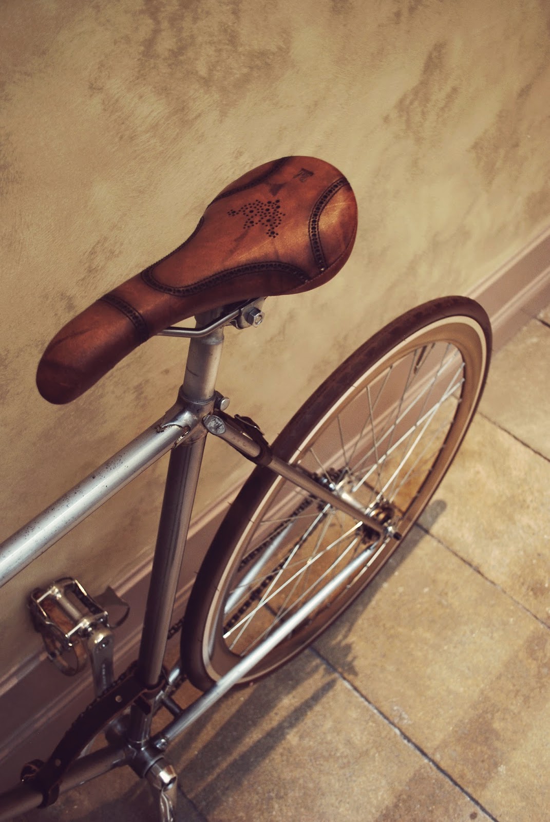 Selle cuir fixie