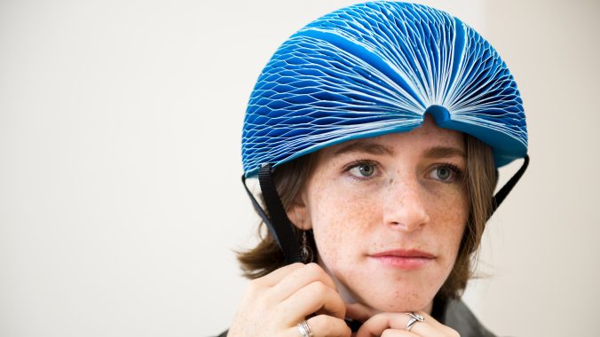 Casque vélo en papier