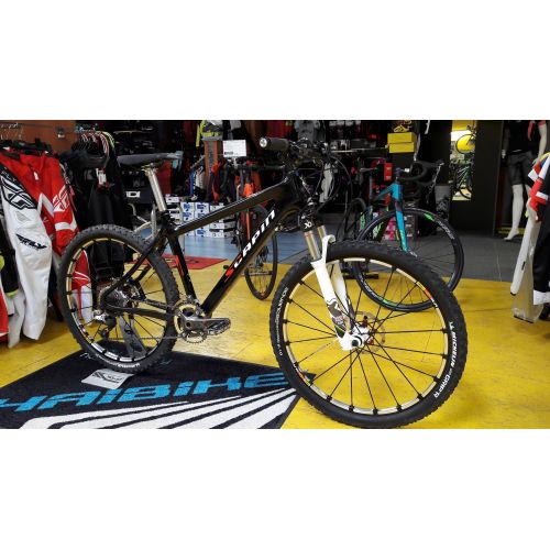 Velo course giant carbone occasion