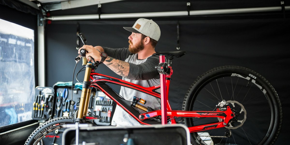 Pied d'atelier velo electrique
