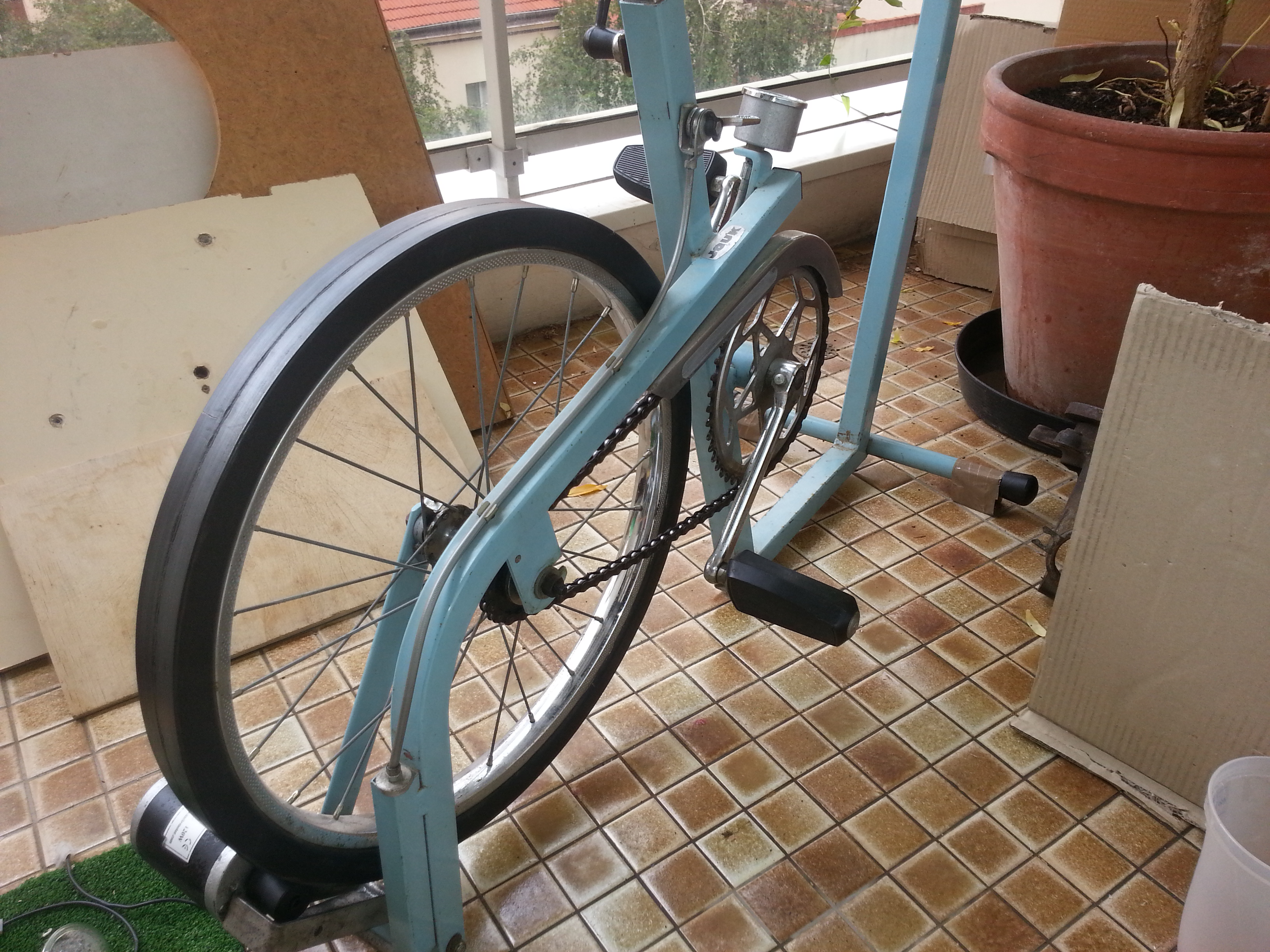 Velo d'appartement generateur electrique
