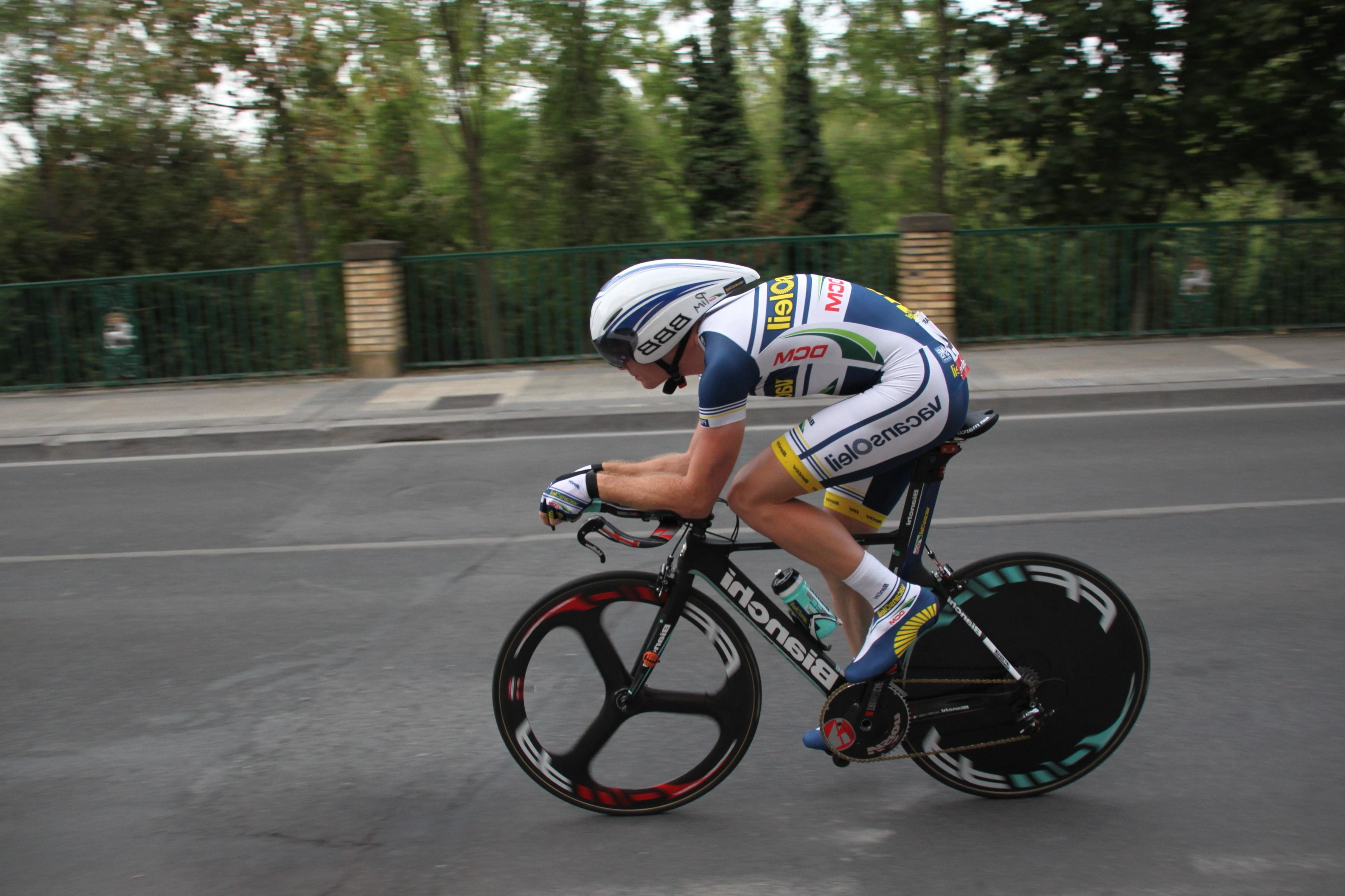 Casque vélo compétition