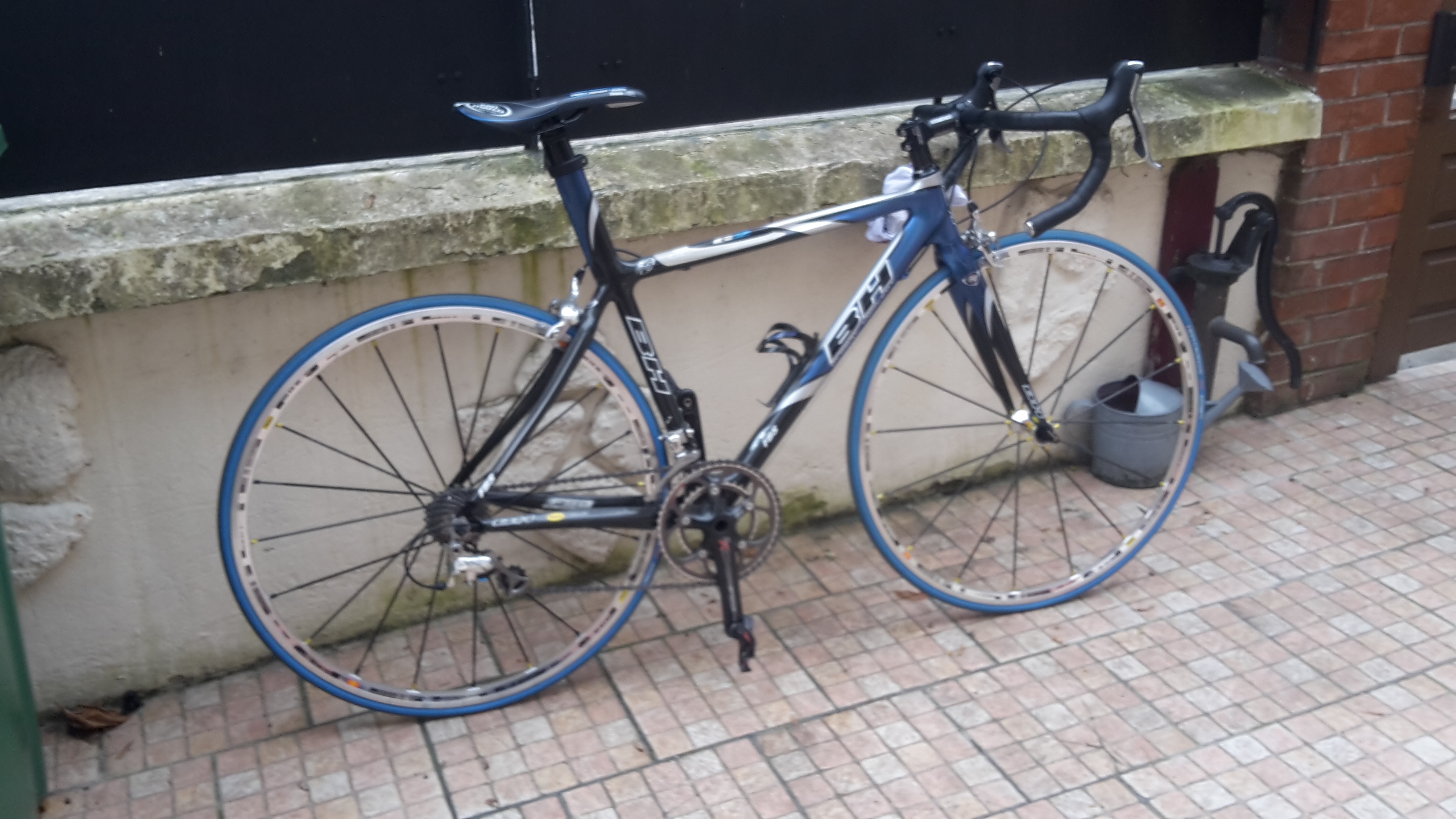 Velo de course bh occasion