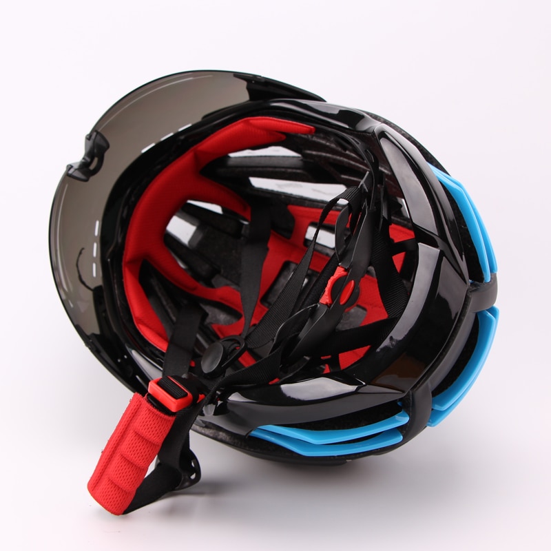 Casque vélo visière rabattable