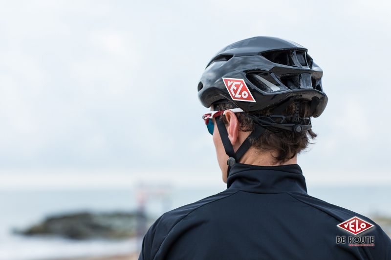 Casque route met