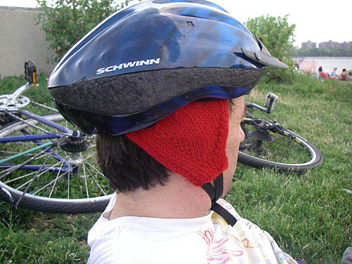Cache oreille casque velo