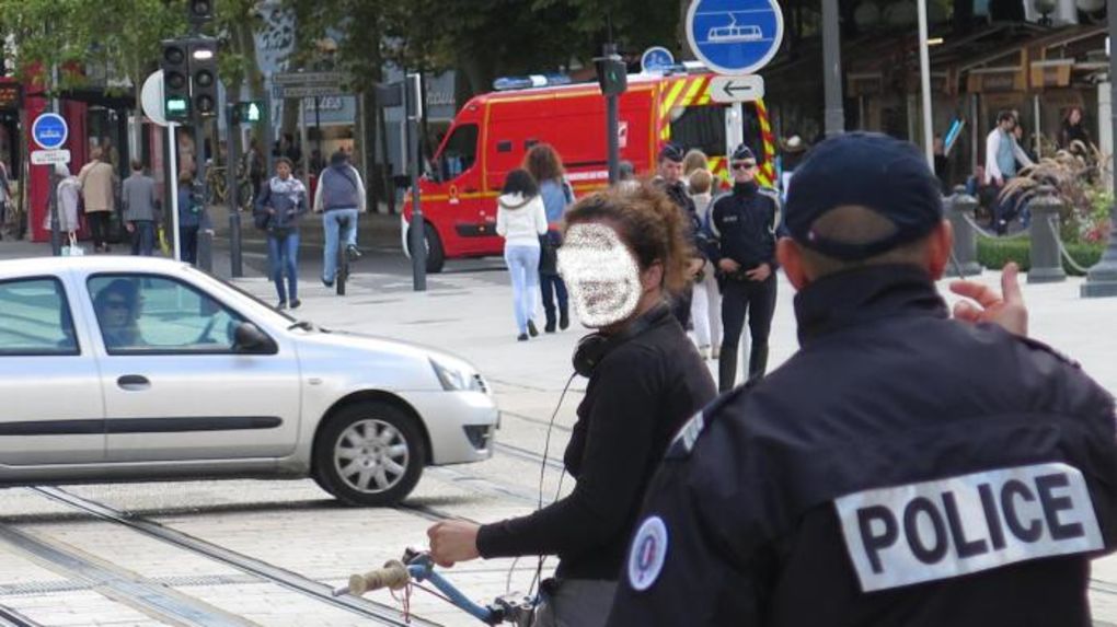 Interdiction casque audio velo