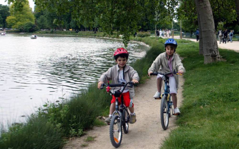 Casque enfant pour faire du velo
