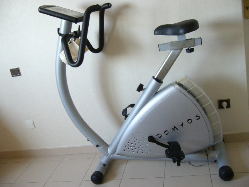 Vélo d appartement domyos vm 660