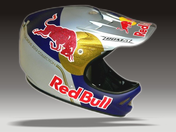 Casque red bull vélo