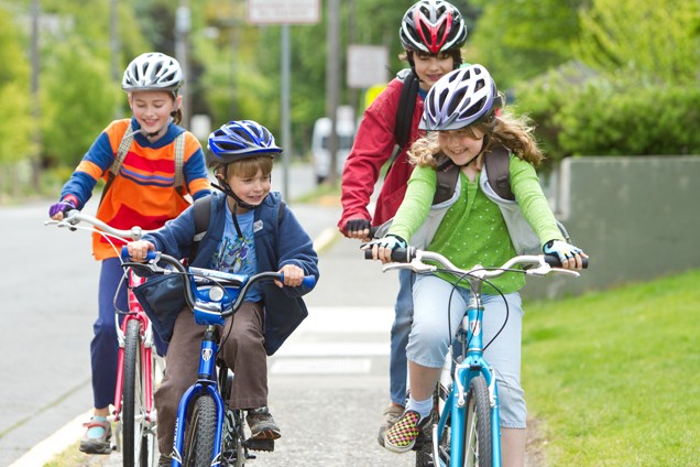 Casque velo porte