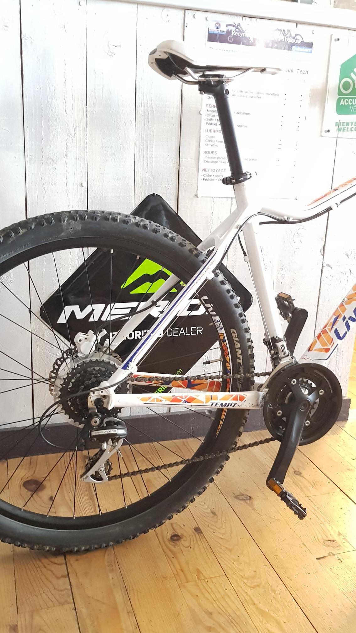 Vélo route femme liv occasion
