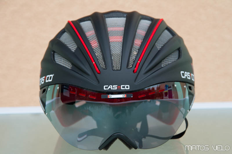 Casque de velo avec lunette intégrée
