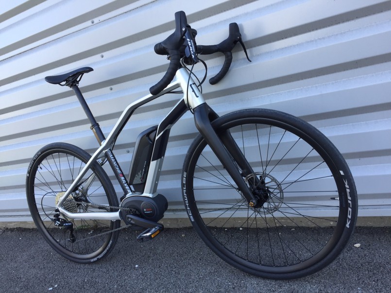 Velo route electrique moustache