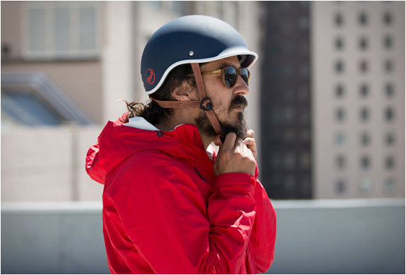 Beau casque de vélo