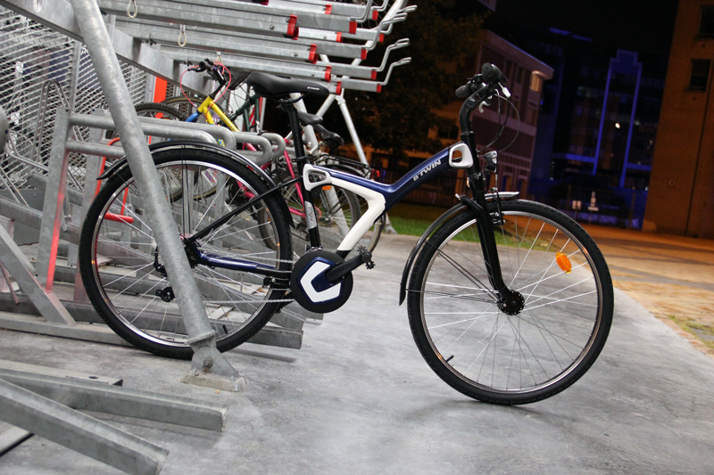 Test velo electrique decathlon original 700