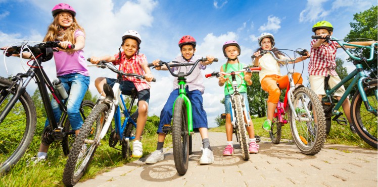 Jusqu'à quel âge doit-on porter un casque à vélo