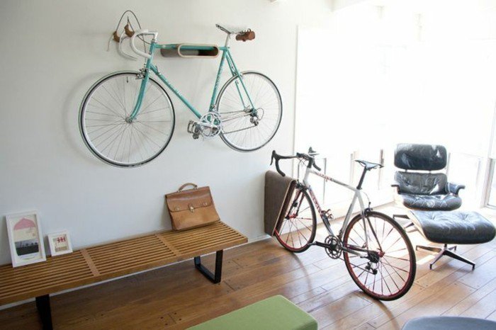 Accrocher velo mur appartement