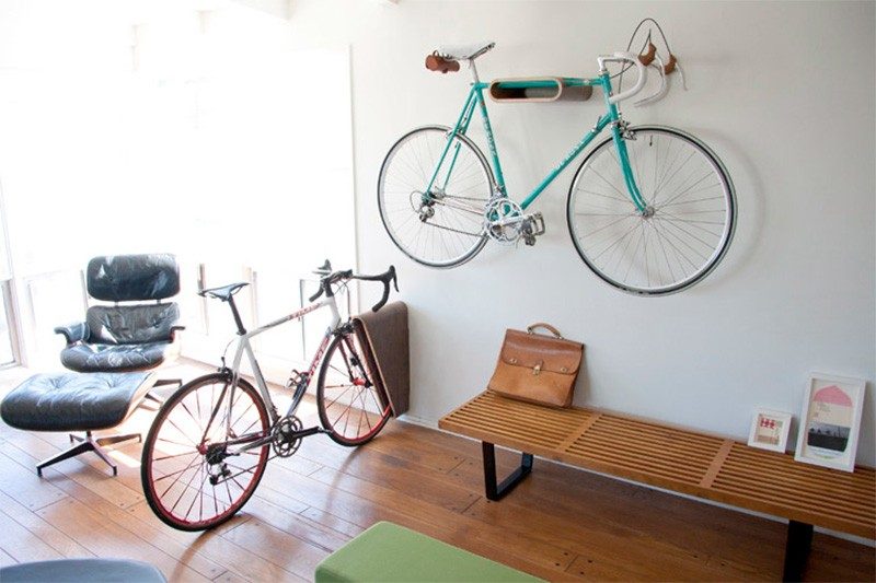 Rangement vélo femme appartement