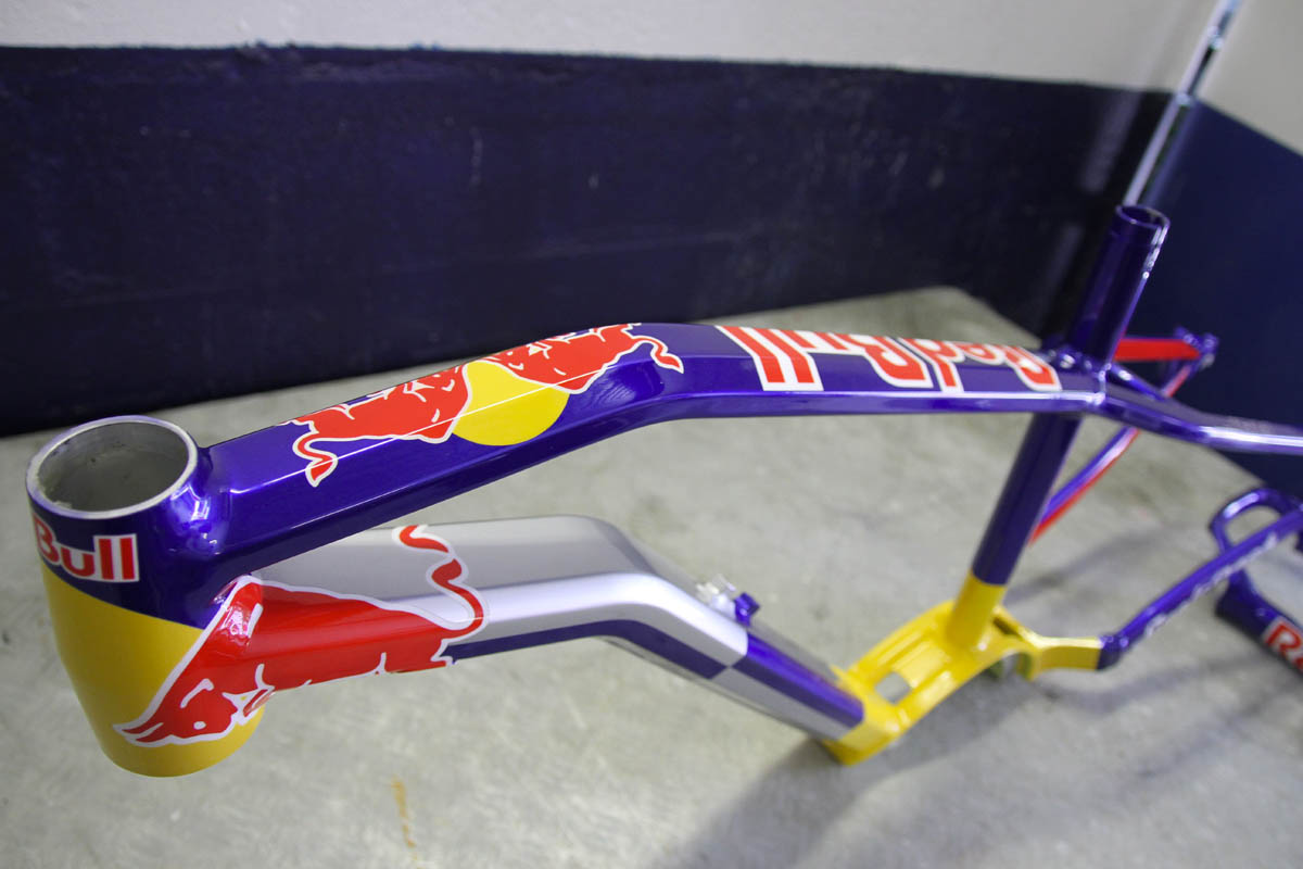 Casque vélo red bull