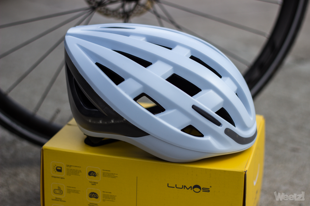 Lumos casque vélo