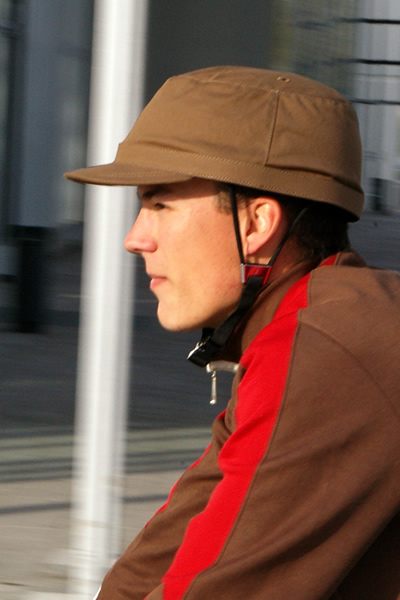 Casque velo avec casquette