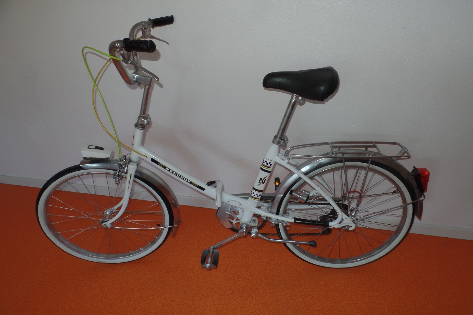 Velo pliant vintage peugeot